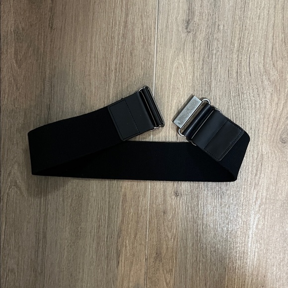 J.Crew Women’s Black Belt Size XS/S - Picture 3 of 3